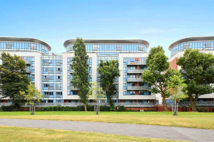 1 Bedroom Flat To Rent In Roundwood Court, Meath Crescent, London, E2