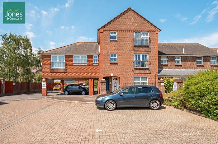 1 Bedroom Flat To Rent In Parkside, High Street, Worthing, West Sussex, BN11