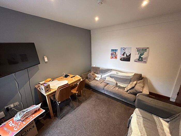 5 Bedroom Semi Detached House To Rent In Cottesmore Road, Nottingham, NG7