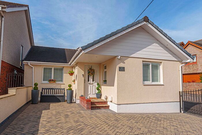 2 Bedroom Detached House For Sale In Heol Fach, North Cornelly, CF33