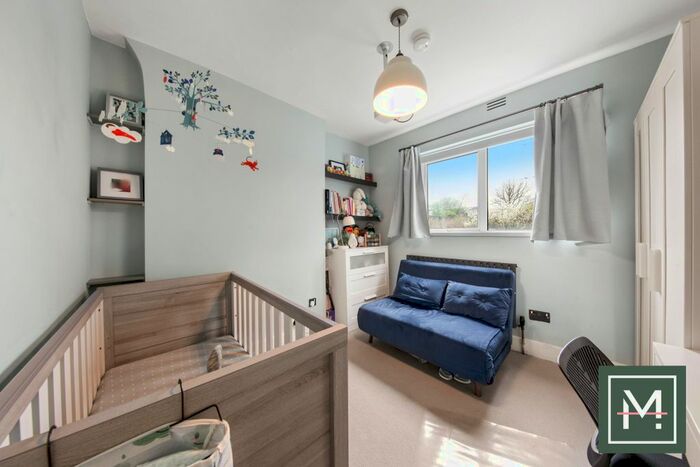 2 Bedroom Flat For Sale In Chapter Road, London, NW2