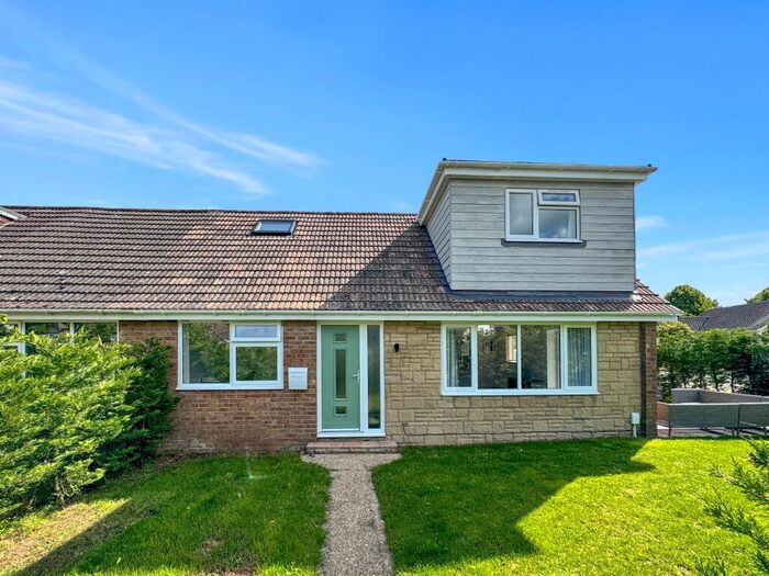 3 Bedroom Semi-Detached Bungalow For Sale In Bulbridge Road, Wilton, Salisbury, ., SP2