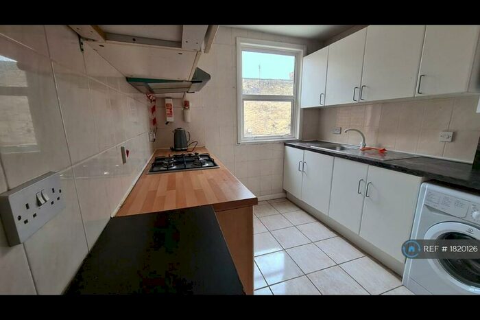 3 Bedroom Flat To Rent In Homerton High Street, London, E9