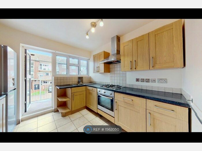 3 Bedroom Flat To Rent In Alexandra Road, London, N10