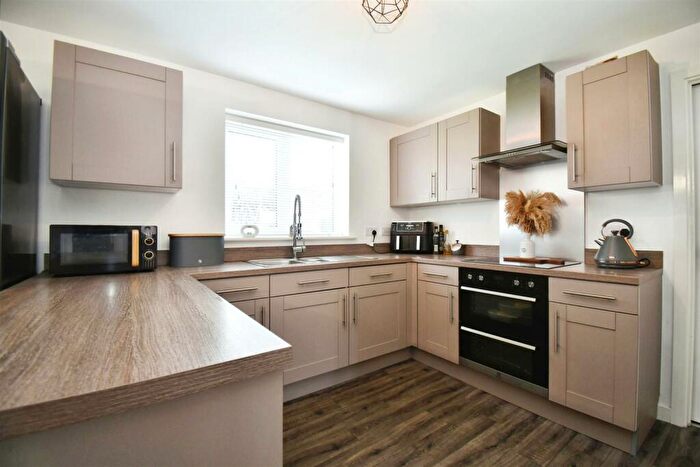 4 Bedroom Detached House For Sale In Grosvenor Road, Kingswood, Hull, HU7