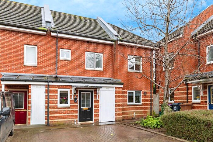 3 Bedroom Terraced House For Sale In Par Close, Hertford, SG13