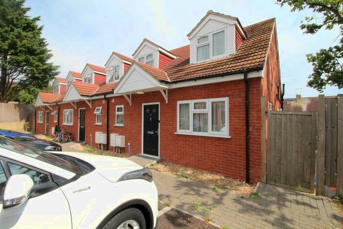 3 Bedroom End Of Terrace House To Rent In Staple Close, Romford, RM5