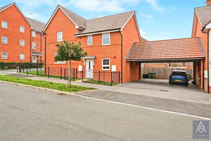 3 Bedroom Semi-Detached House For Sale In Dunstan Street, Buckingham, Buckinghamshire, MK18