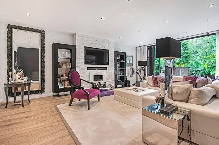 4 Bedroom Semi Detached House For Sale In Mill Hill Village, Mill Hill Village, NW7