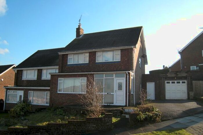 4 Bedroom Semi-Detached House To Rent In Jevington Drive, Brighton, BN2