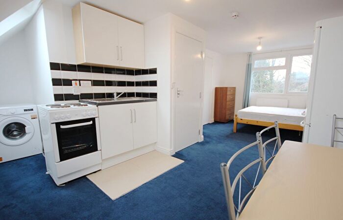 Studio To Rent In Spring Grove Road, Hounslow, Greater London, TW3