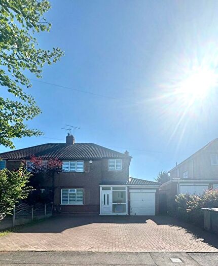 3 Bedroom Semi-Detached House For Sale In Green Lane, Coventry, CV3