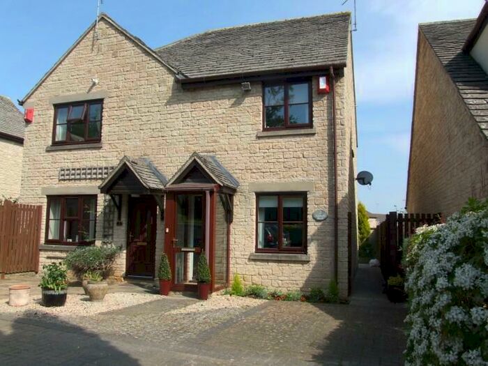 2 Bedroom Semi-Detached House To Rent In Leafield Road, GL7