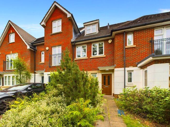 3 Bedroom Terraced House To Rent In Kenley Park, Kenley, CR8