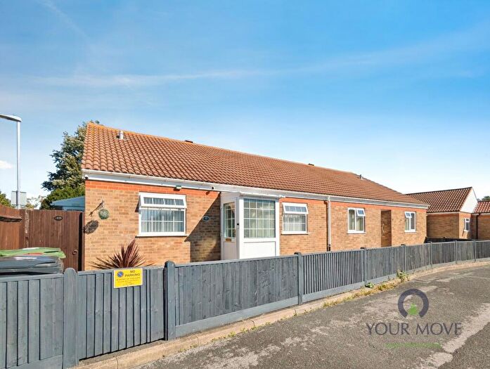 2 Bedroom Bungalow For Sale In Wade Close, Eastbourne, East Sussex, BN23
