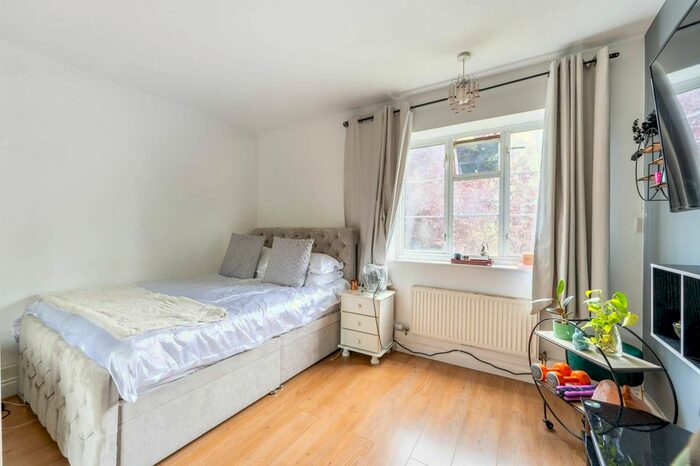 2 Bedroom Flat To Rent In Maida Vale, Maida Vale, London, W9