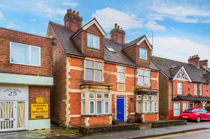 2 Bedroom Flat To Rent In Kings Road, Haslemere, GU27