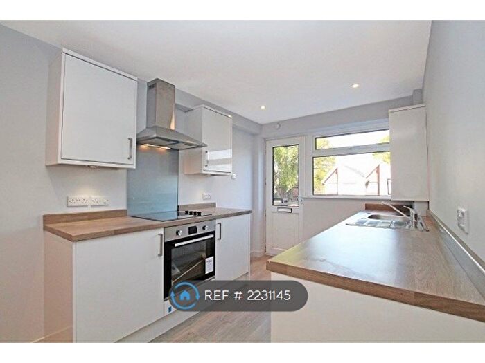 2 Bedroom Maisonette To Rent In Stockbridge Place, Chichester, PO19