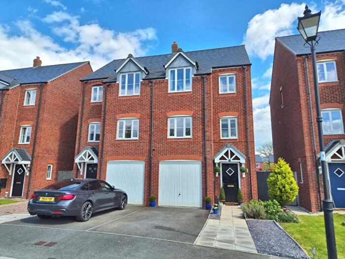 4 Bedroom Semi-Detached House For Sale In Stryd Barcud, Ruthin, LL15