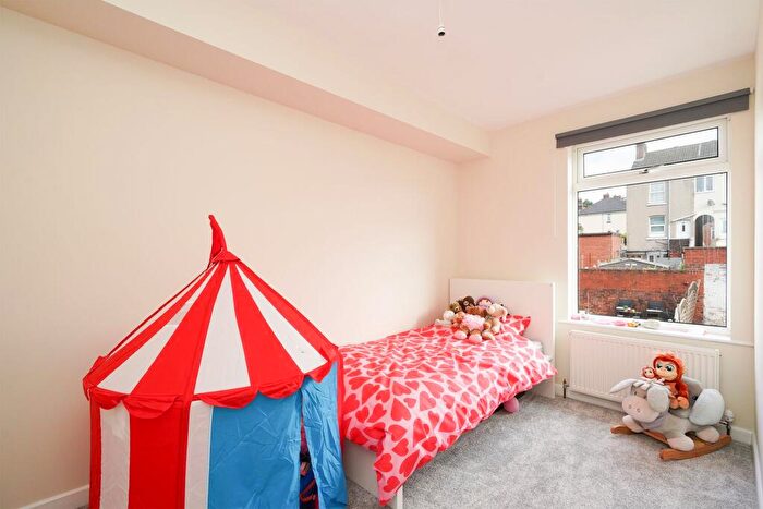 2 Bedroom Semi-Detached House For Sale In Holland Road, Old Whittington, S41