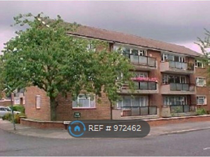 2 Bedroom Flat To Rent In Chase Road, London, N14