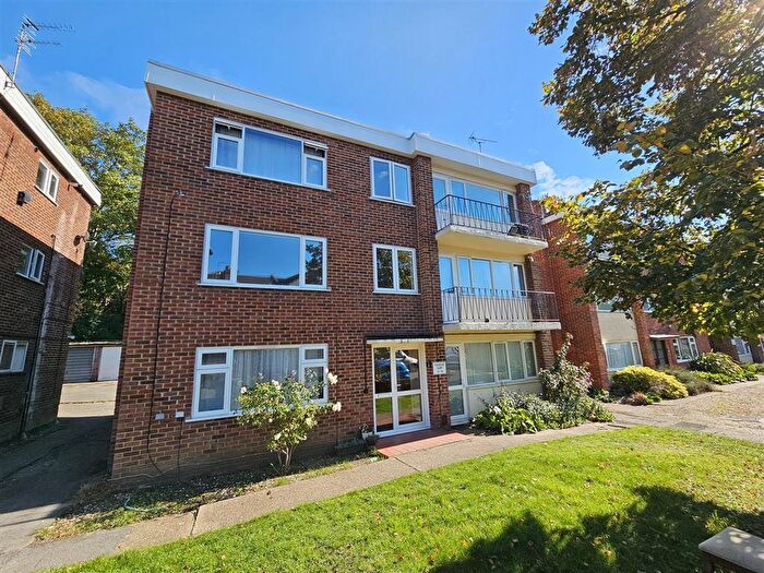 1 Bedroom Apartment For Sale In Woodside Road, Southampton, SO17