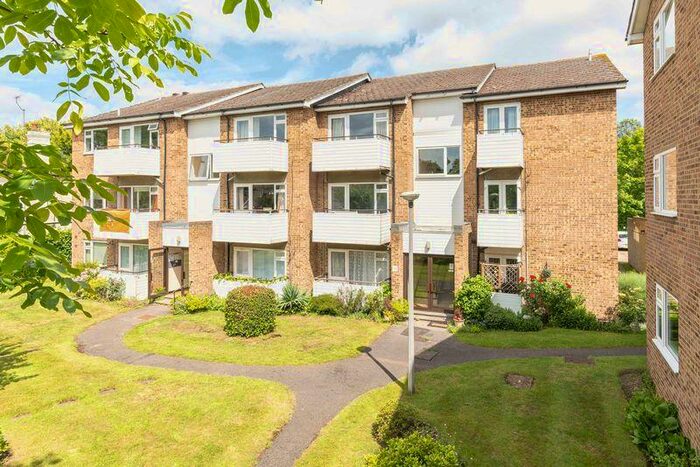 1 Bedroom Flat To Rent In Surrey Lodge, Hersham, KT12