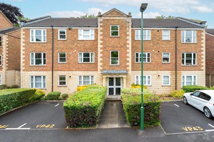 1 Bedroom Apartment For Sale In Walnut Mews, Christchurch Park, Sutton, Surrey, SM2