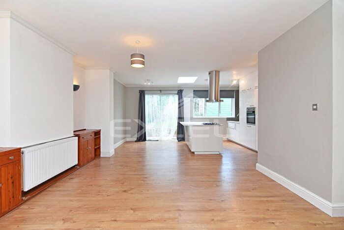 2 Bedroom Semi-Detached House To Rent In Ellesmere Road, Dollis Hill, NW10