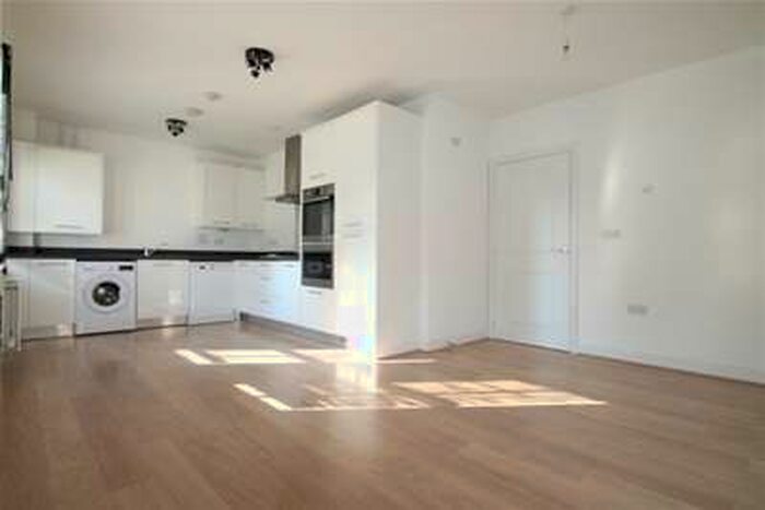 2 Bedroom Flat To Rent In Emerald Court, Rainbow Road, Erith, DA8