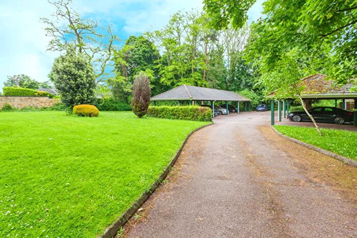 1 Bedroom Apartment For Sale In Ray Park Avenue, Maidenhead, SL6