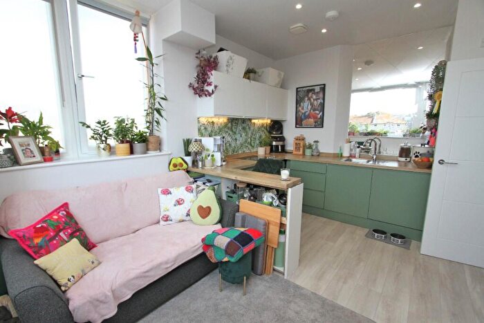 1 Bedroom Apartment For Sale In Upperton Road, Eastbourne, BN21