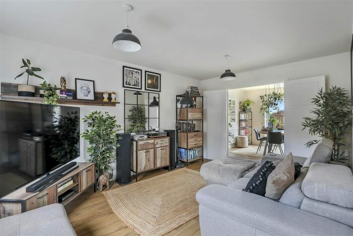 4 Bedroom Detached House To Rent In Harvest Road, Market Harborough, LE16