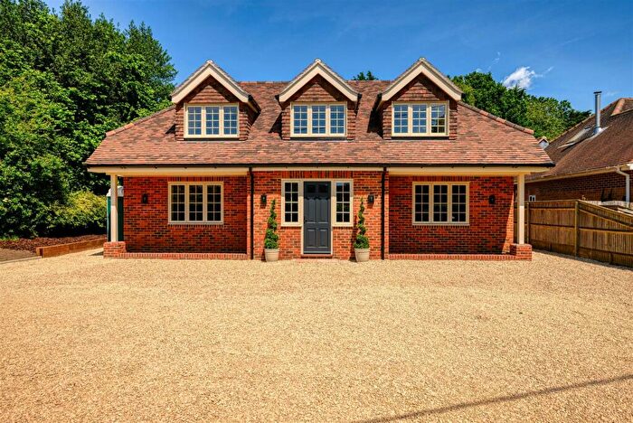4 Bedroom Detached House For Sale In The Hamlet, Gallowstree Common, RG4