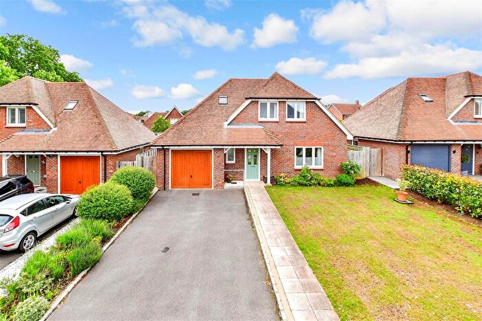 3 Bedroom Detached House For Sale In Chestnut Drive, Thakeham, Pulborough, West Sussex, RH20