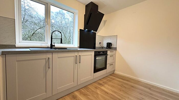 2 Bedroom Flat To Rent In Chilton Court, B23