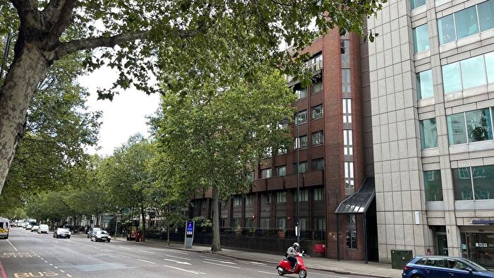 2 Bedroom Flat For Sale In Cromwell Road, London, SW5