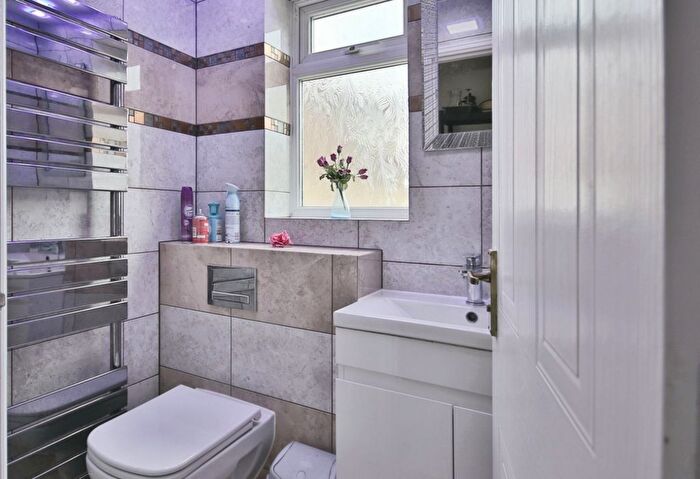 3 Bedroom Detached House For Sale In Sovereign Way, Kingswood, Hull, East Riding Of Yorkshire, HU7