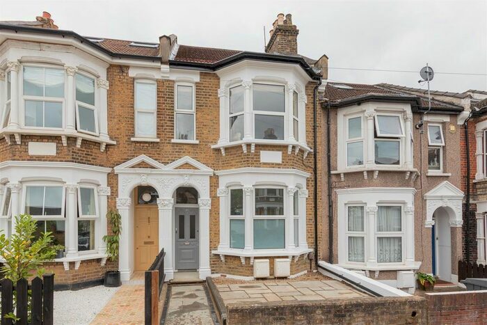 1 Bedroom Flat To Rent In Grove Road, London, E17