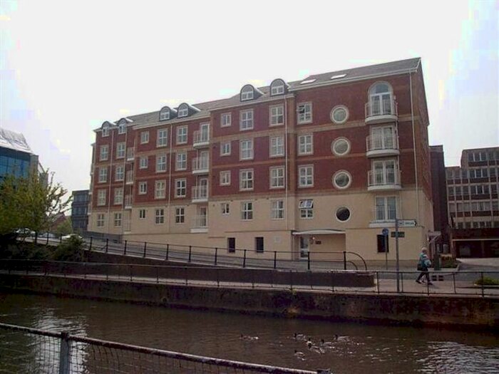 2 Bedroom Flat To Rent In Grantley Heights, Reading, RG1