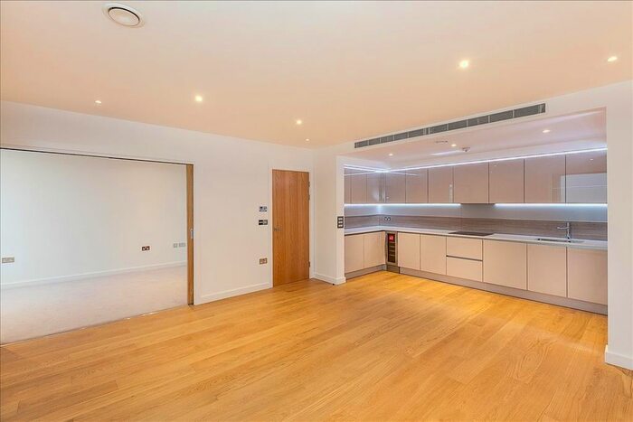 3 Bedroom Flat To Rent In Holland Park Avenue, London, W11