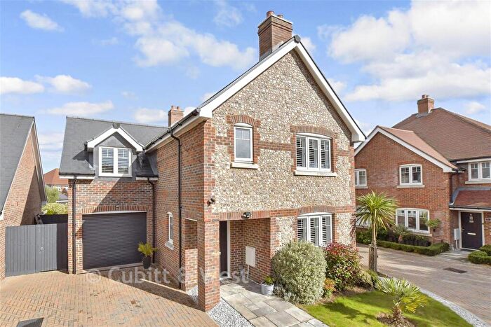 4 Bedroom Detached House For Sale In Abbots Field, Yapton, Arundel, West Sussex, BN18