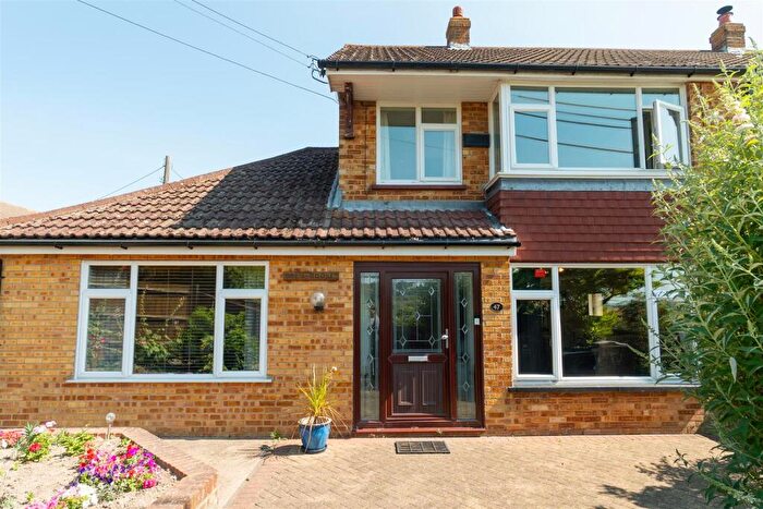 4 Bedroom Semi Detached House For Sale In Bell Lane, Burham, ME1
