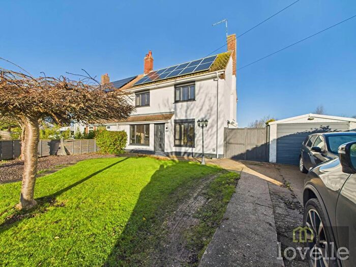 3 Bedroom Semi-Detached House For Sale In Crawcroft Lane, Alford, LN13