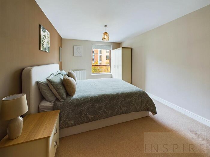 2 Bedroom Flat For Sale In Commonwealth Drive, Howlands Court, RH10