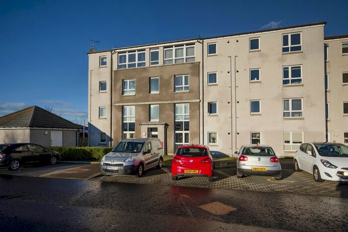 2 Bedroom Flat To Rent In Farburn Place, Dyce, Aberdeen, AB21