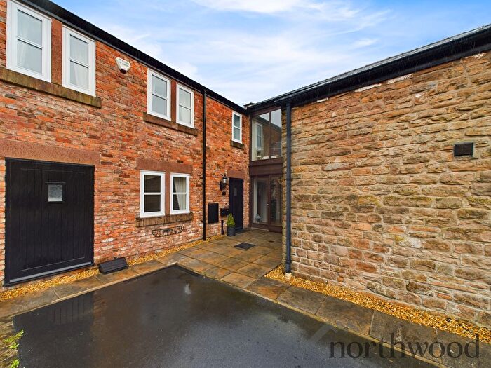 3 Bedroom Barn Conversion For Sale In Maypole Farm Court, Knowsley Village, Liverpool, L34