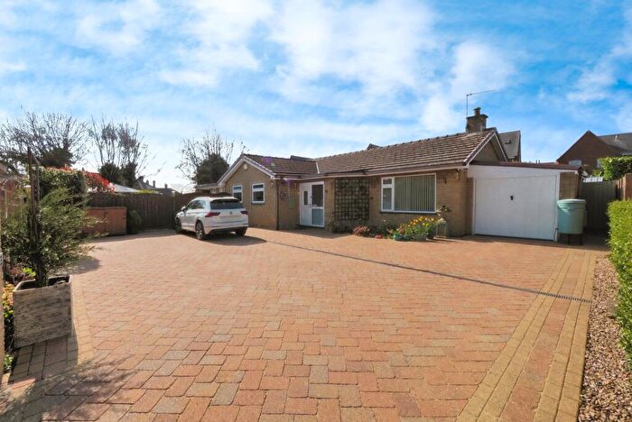 3 Bedroom Detached House For Sale In Ruthyn Avenue, Chesterfield, Derbyshire, S43