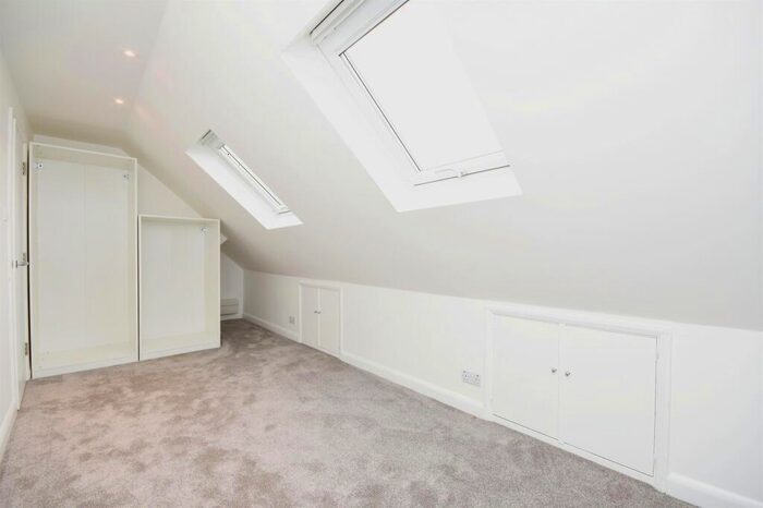 5 Bedroom Semi-Detached House For Sale In Firsgrove Crescent, Warley, Brentwood, CM14