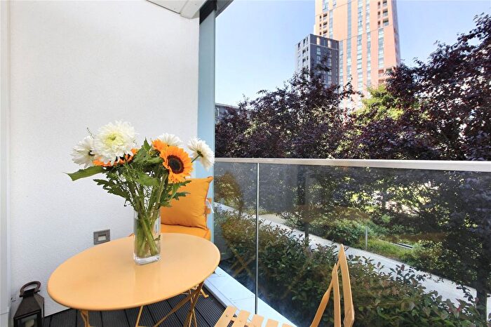 1 Bedroom Flat For Sale In Collet House, Wandsworth Road, SW8